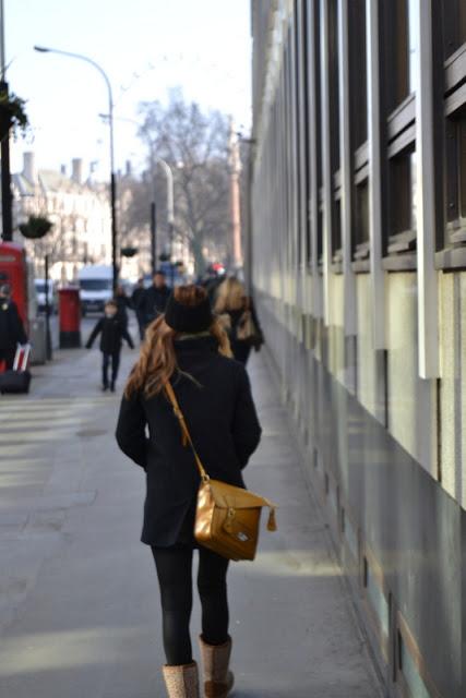 Look en London. Callejera, no turista.