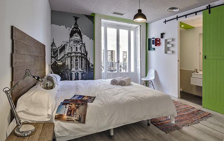 Uh Hostel Madrid....alojamiento para bolsillos low cost