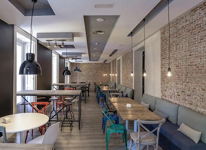 Uh Hostel Madrid....alojamiento para bolsillos low cost