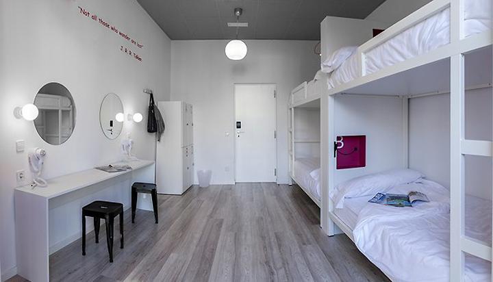 Uh Hostel Madrid....alojamiento para bolsillos low cost