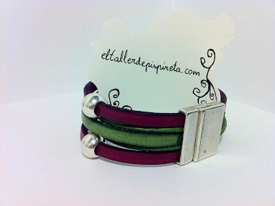 pulsera de cuero verde y rojo
