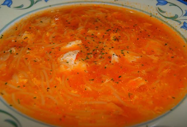 Sopa de Pollo express con Fideos y Huevo