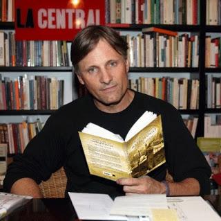 Cuando un autor sabe promocionar con estilo