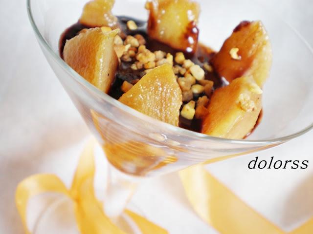 Peras con chocolate y almendra crocanti