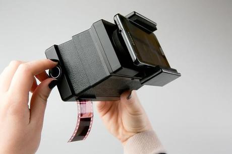 Lomography Smartphone Film Scanner :: digitaliza viejas películas