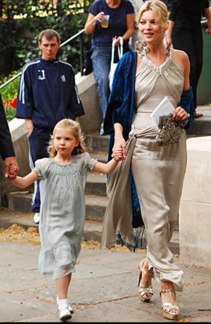 Gabinete de crisis. Invitada a una boda. Gabinete de crisis. Invitada a una boda.