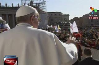 Bergoglio es ya oficialmente el Papa Francisco.