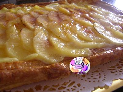 Hojaldre, manzana, crema pastelera... mmm.. imagina!!