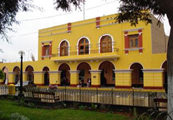 Por Intentar Grabar Videoclip: ALCALDESA PROVINCIAL DE CAÑETE ORDENA DESALOJO DE CANTANTE FOLCLÓRICA DE LA PLAZA DE ARMAS DE SAN VICENTE..