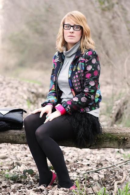 Falda de plumas de día