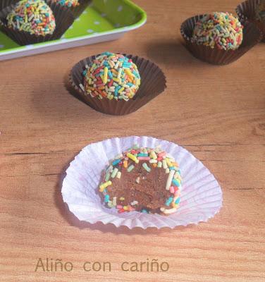 TRUFAS DE GALLETA Y QUESO CHOCOLATEADO