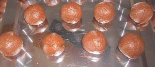 TRUFAS DE GALLETA Y QUESO CHOCOLATEADO