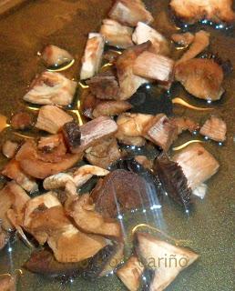 CHAMPIÑONES PORTOBELLO RELLENOS DE LOMO Y JAMÓN