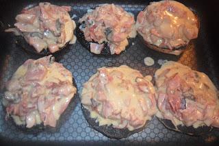 CHAMPIÑONES PORTOBELLO RELLENOS DE LOMO Y JAMÓN