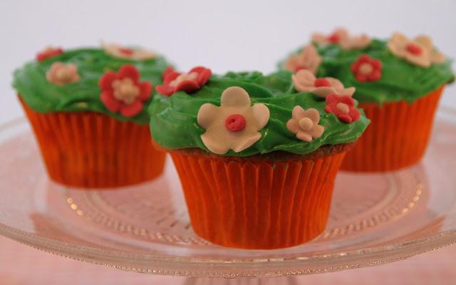 3, 2, 1... ¡¡¡Ya es primavera!!! Cupcakes de kiwi primaverales.
