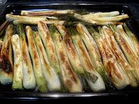 Calçots  con salsa Romesco al horno