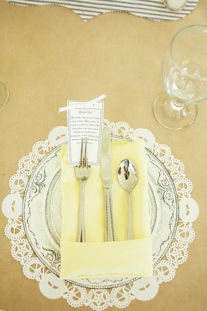 ¡Decora tu mesa con papel... kraft!