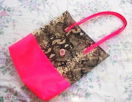 New in: Girly possession New in: Girly possession