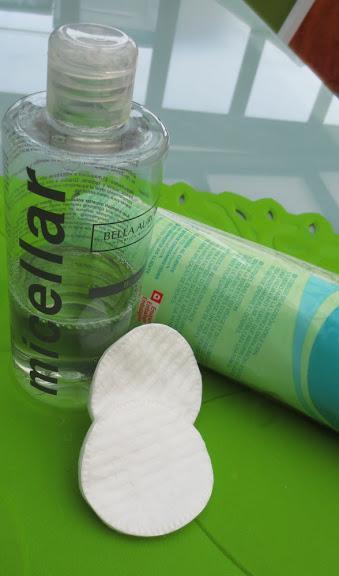 Solo necesitas el Agua Micelar de Bella Aurora y algodón para quitarte el maquillaje Probando el Agua Micelar de Bella Aurora