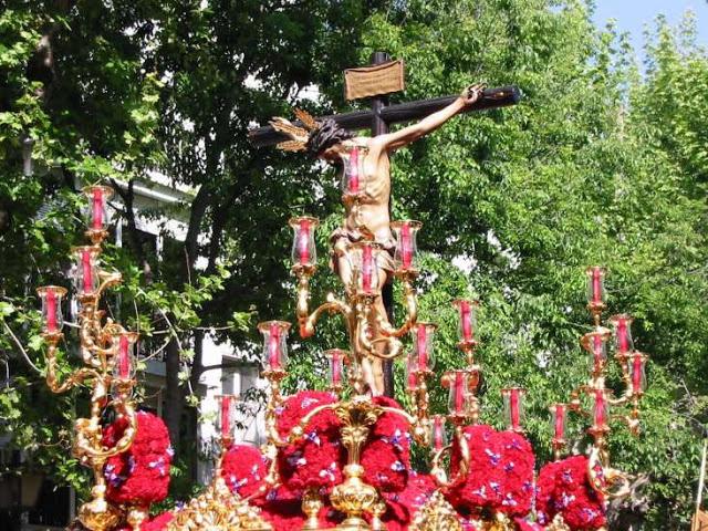SEMANA SANTA, OLOR A FLORES Y A INCIENSO