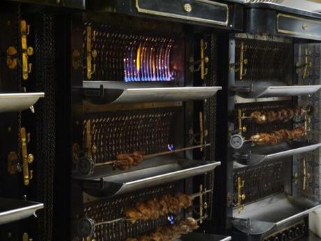 Chez Coco el encanto de la rôtisserie francesa en Barcelona asador pollo chez coco