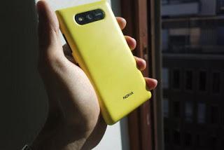 Nokia pretende introducir la carga solar a los móviles