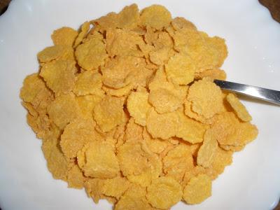 Desayuno Cornflakes con Fresas y Leche de Soja