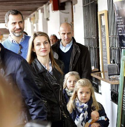 Dña. Letizia, look rockero en Almagro Dña. Letizia, look rockero en Almagro