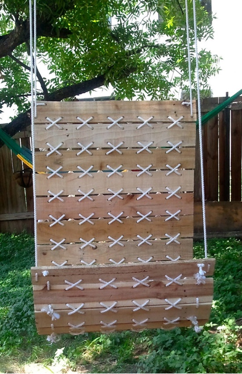 De pallet a columpio en el jardin