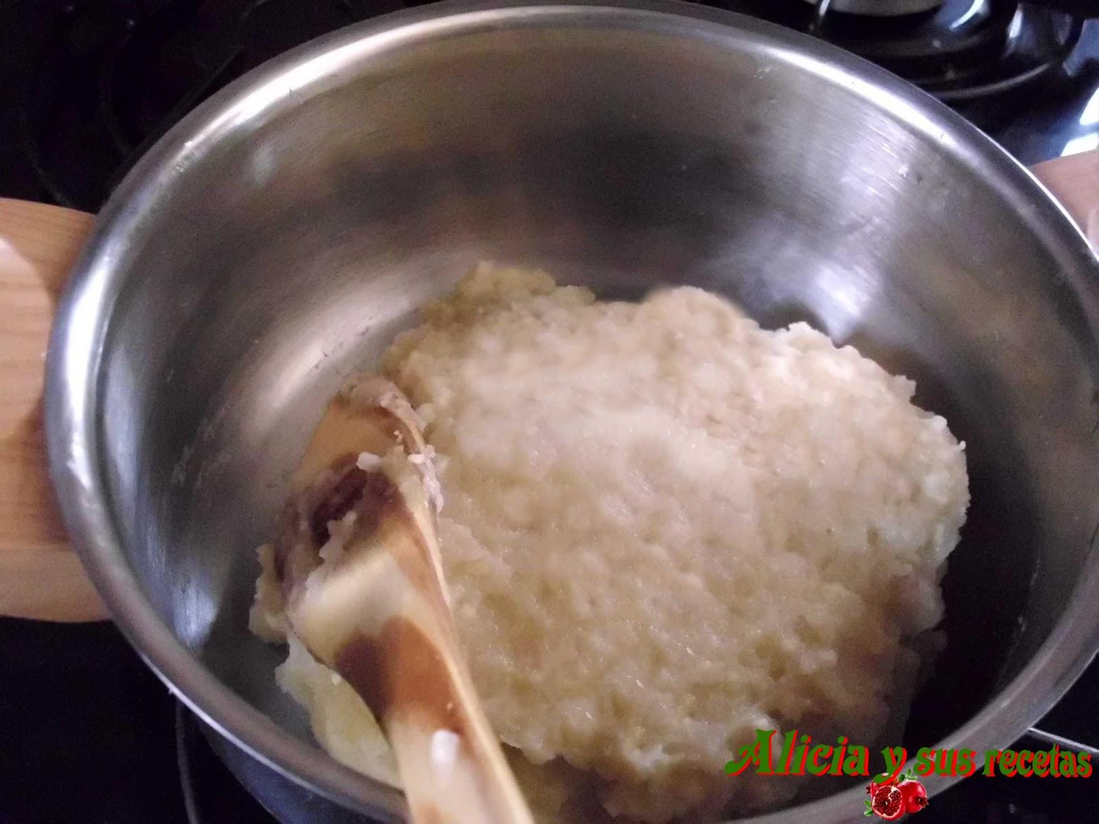 BUÑUELOS RELLENOS DE CREMA DE ARROZ CON LECHE