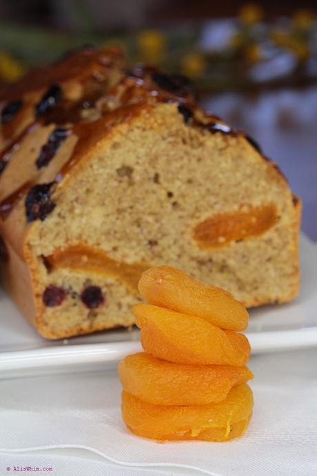 Cake con orejones y arándanos rojos sin lácteos Dry apricot and cranberries cake