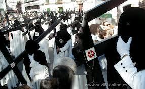 Semana de contradicciones