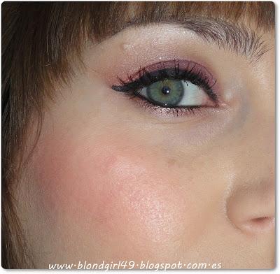 Look de maquillaje aframbuesado