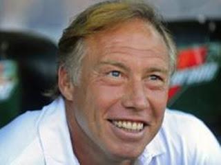 2013 - Roberto Sensini dejó de ser el DT de Colón