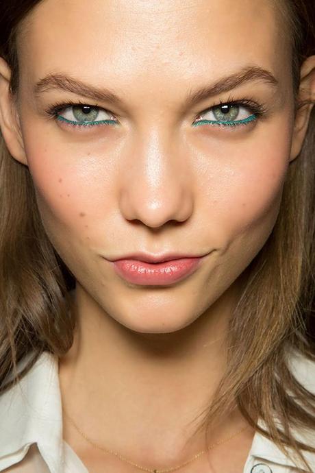 Make-up trend alert: Electric blue eyes