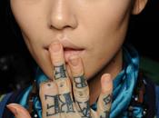 Make-up trend alert: Electric blue eyes