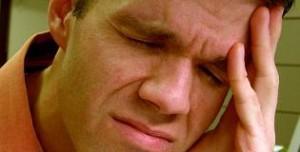 dolor3 300x152 ¿La Primavera y el aumento de dolor de cabeza pueden estar relacionados?