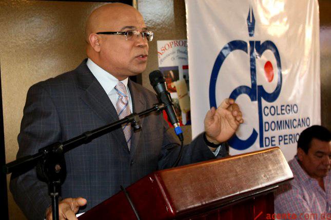 Zapete llama a gobierno exigir explicaciones a director IDECOOP.