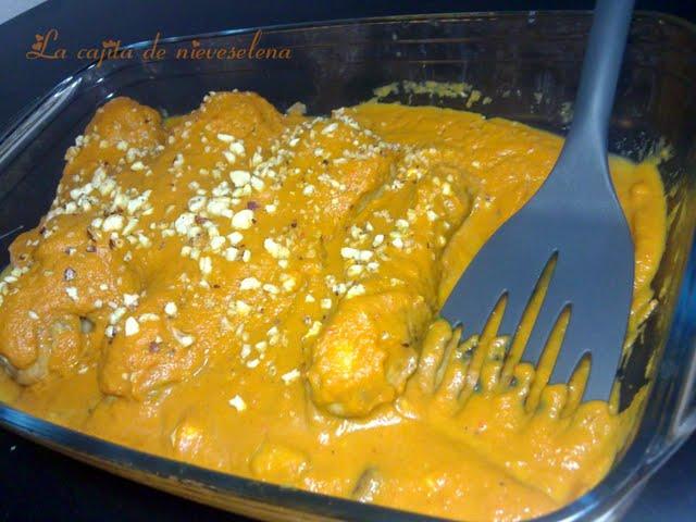 Jamoncitos en salsa naranja con setas y avellanas