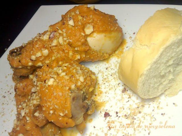 Jamoncitos en salsa naranja con setas y avellanas