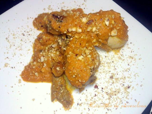 Jamoncitos en salsa naranja con setas y avellanas