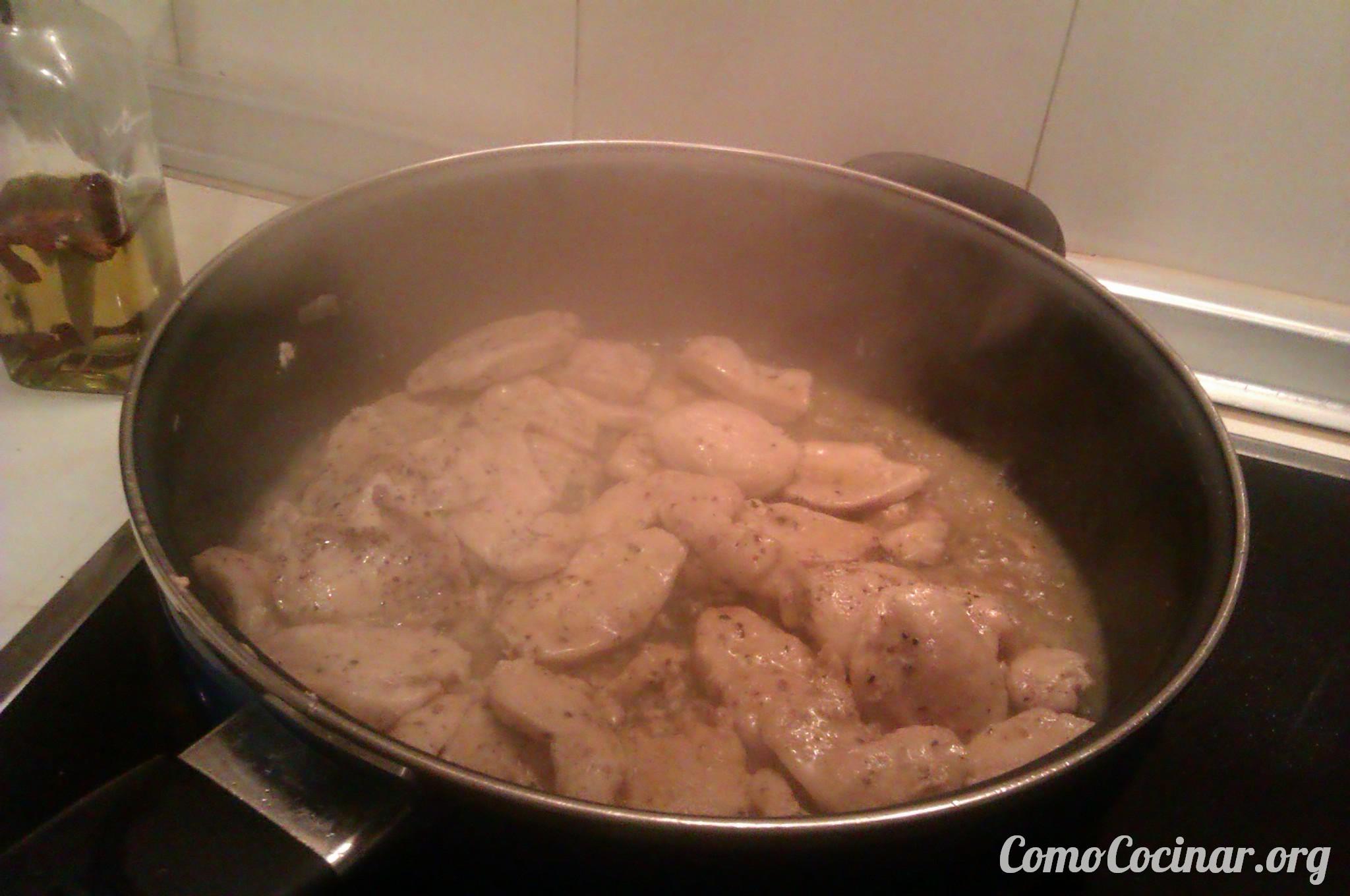 Paso a paso pollo con salsa de almendras