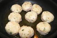 Albondigas de Pollo en Salsa de Pimientos verdes