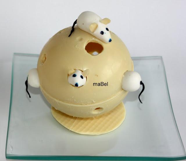 Huevo de pascua queso y ratones