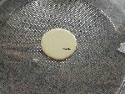 Huevo de pascua queso y ratones