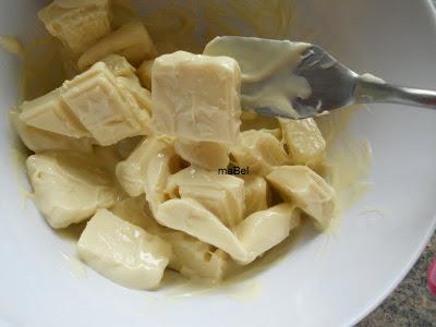 Huevo de pascua queso y ratones