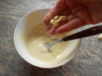 Huevo de pascua queso y ratones