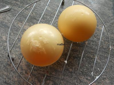 Huevo de pascua queso y ratones