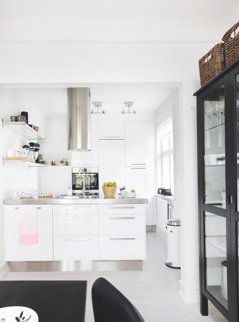 UNA CASA EN BLANCO Y NEGRO