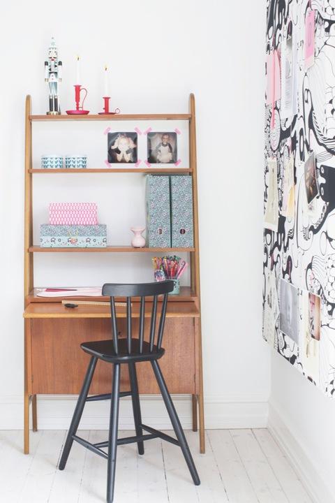 UNA CASA EN BLANCO Y NEGRO